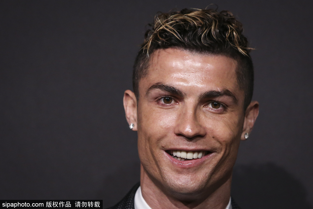 自加盟拜仁以来，奥利塞助攻、成功过人等数据位列德甲第一（加盟拜仁后，奥利塞在助攻和成功过人等指标上领跑德甲）