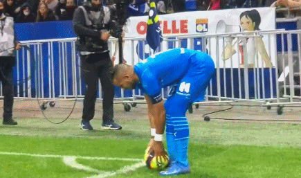 天空体育：维萨预计将在周二回归布伦特福德训练