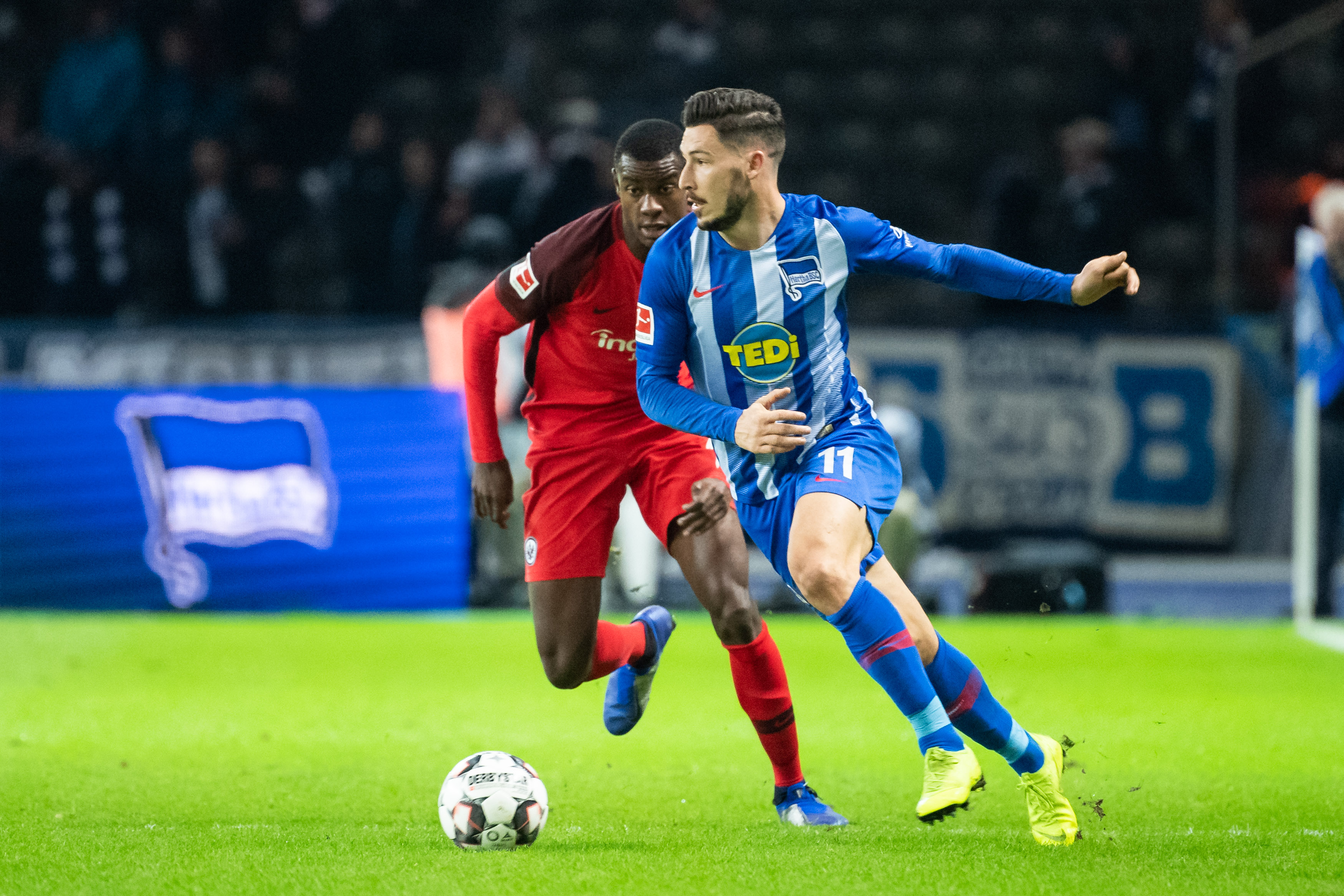 牛得嘞！今晚两场意甲均出现门将开场出击犯规染红情况（罕见一幕：今夜两场意甲均出现门将开场出击犯规被红牌罚下）