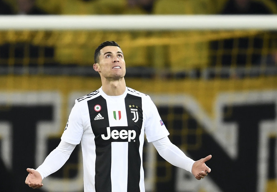 今天体能考验很大！杨瀚森次节被换下脸露疲倦