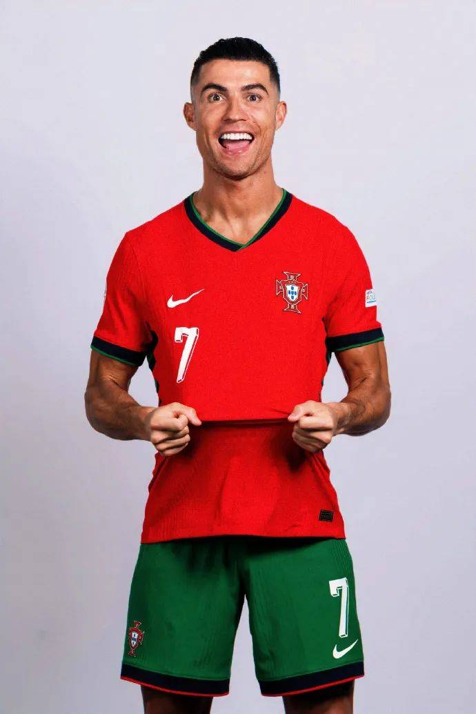 世俱杯冠军双线崩盘？从6场不败到4场不胜！欧冠掉出前10+英超跌第5（世俱杯冠军双线下滑：6场不败变4场不胜，欧冠跌出前十、英超降至第5）