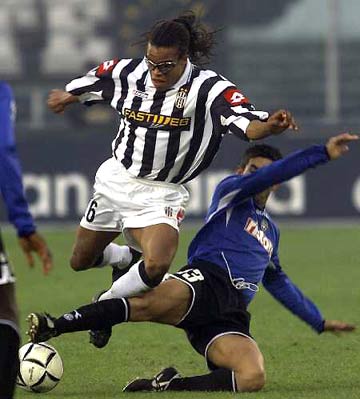 弗兰克：范德芬已经和伊萨克谈过了，他们之间没问题（弗兰克：范德芬已与伊萨克沟通，双方没有问题）