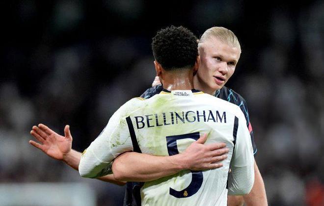 世界最经典的十大足球技巧（全球十大经典足球招式解析）