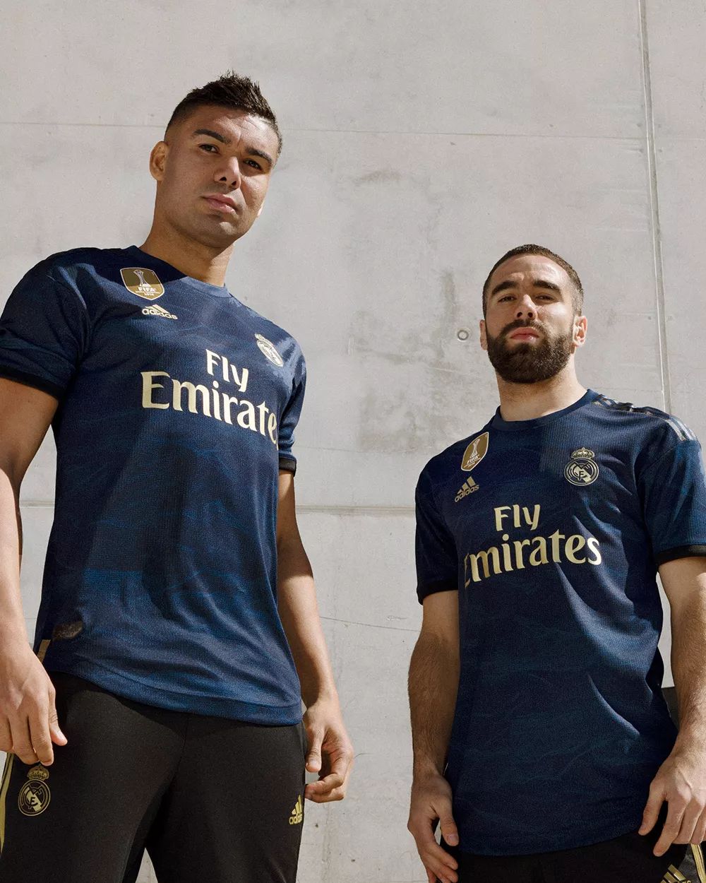 记者：拜仁和于帕梅卡诺基本谈妥新合同，只差解约金条款（记者：拜仁与于帕梅卡诺新合同基本谈妥，解约金条款尚待敲定）