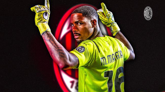 记者：当初是佩普要国足跟越南打对攻，还开小会不让陈洋参加