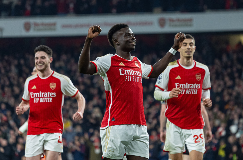 我留下！队报：海斯昨日向尼斯全队宣布将继续执教球队