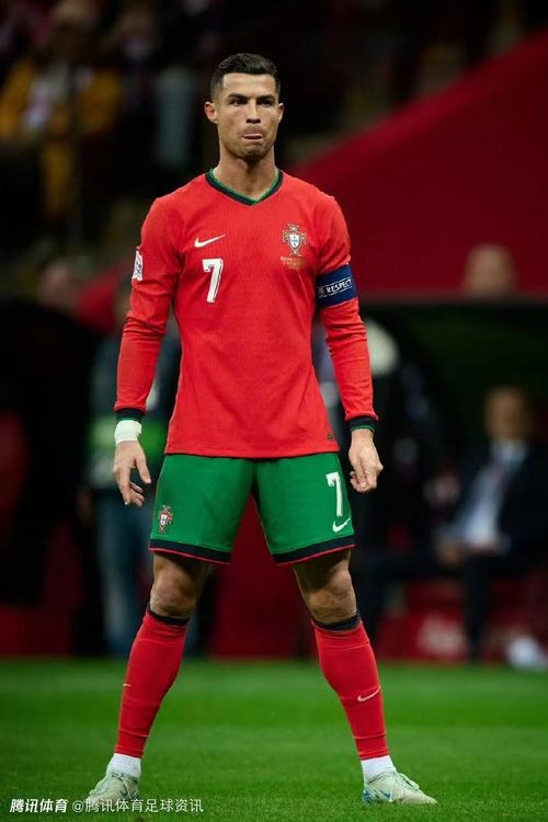 西甲战报：巴雷内切亚半场吊射建功，皇家社会3-1十人奥萨苏纳（西甲简报：巴雷内切亚半场挑射破门，皇家社会3-1力克十人奥萨苏纳）