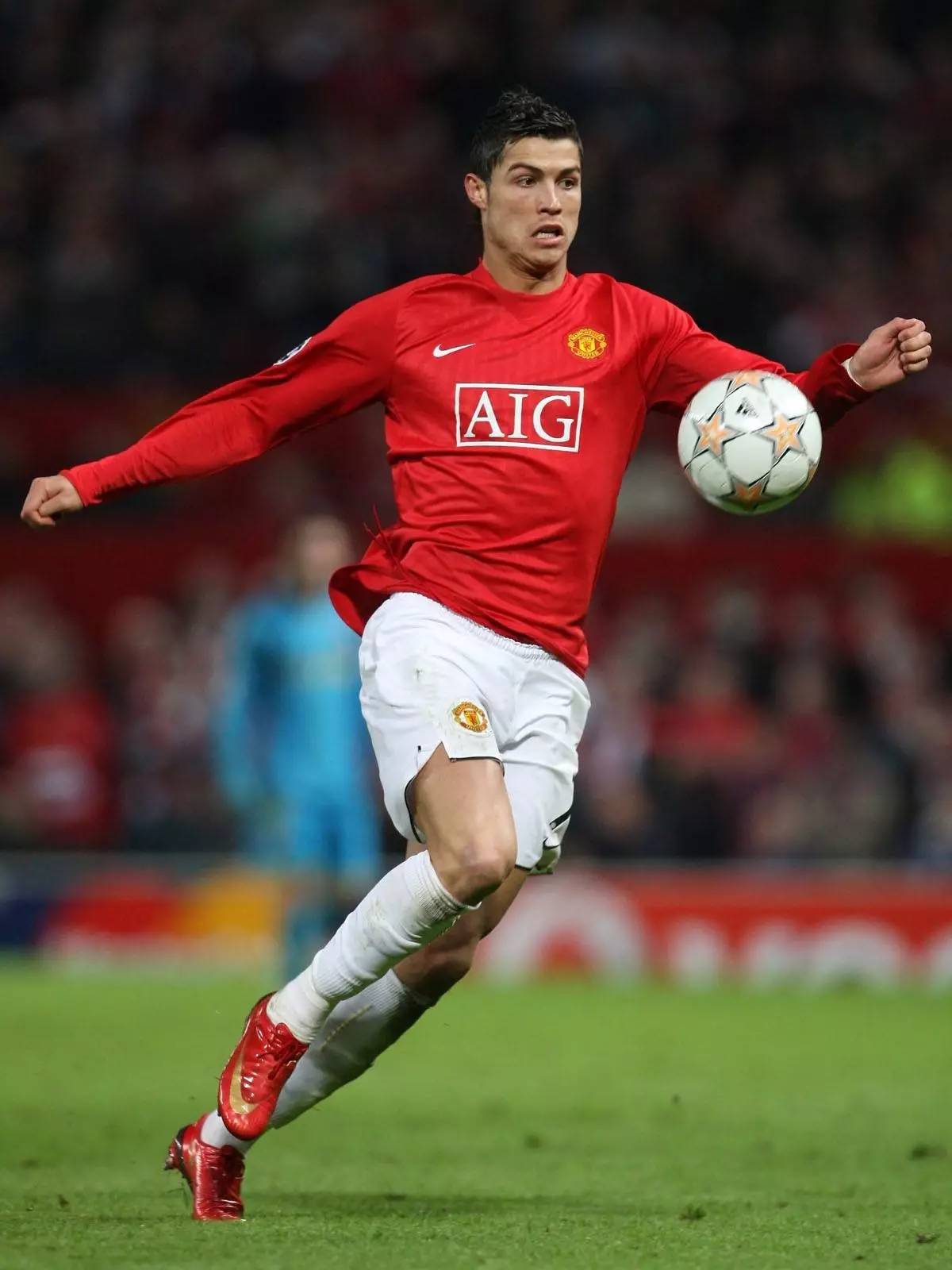 多古：纽卡中场组合控制力极强，比赛关键是身体对抗和二点球（多古：纽卡中场掌控力十足，胜负关键在身体对抗与二点争夺）