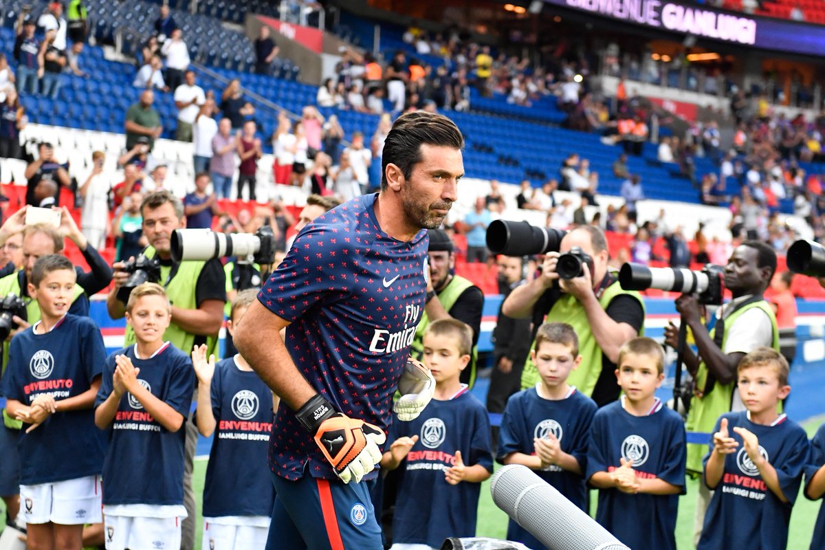 足球报：国安五夺足协杯冠军，憋屈半年终于可以痛快一回（足球报：国安五度捧起足协杯，半年的憋屈总算一吐为快）