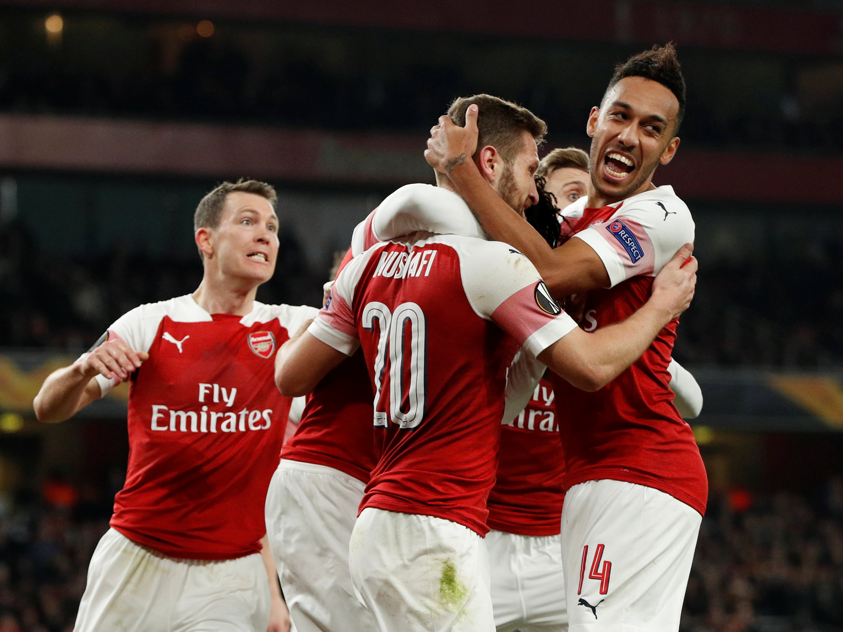 维尼修斯遭受外界批评，队友纷纷在社交网站上对其表示支持（维尼修斯饱受质疑，队友社媒集体声援）