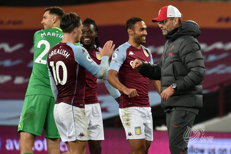 半场战报：巴西2-0塞内加尔，埃斯特旺、卡塞米罗建功