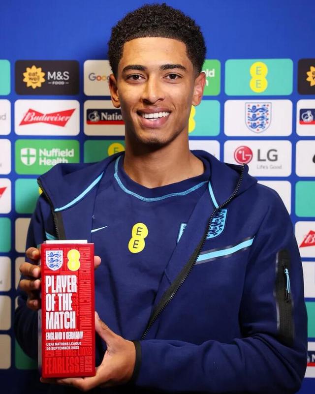 海港在亚冠已跨赛季10场不胜，上次赢球是整整一年前（亚冠赛场海港已10战未胜，距上次赢球整整一年）