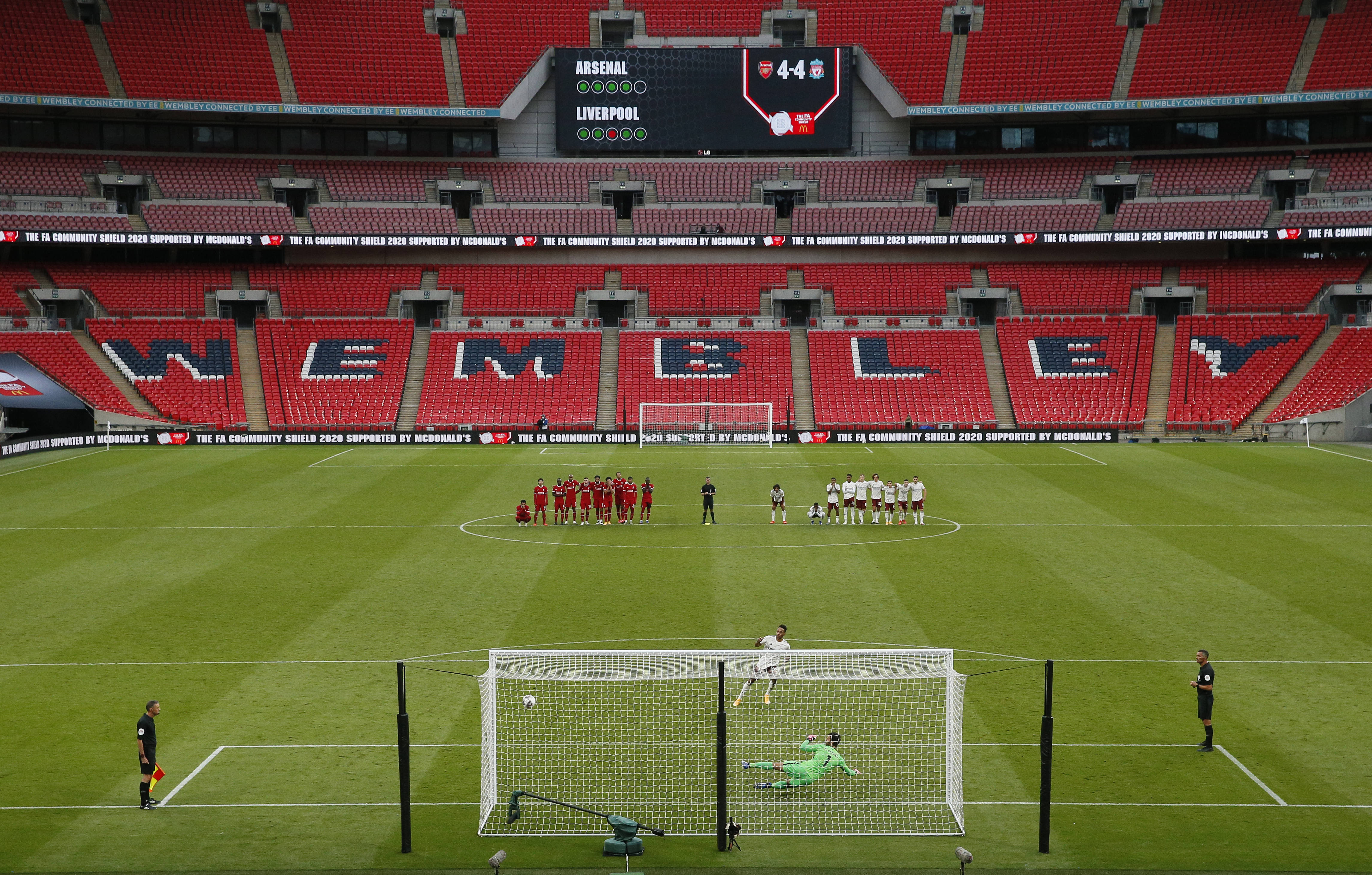 欧冠战报：里奥斯传射巴雷罗破门，本菲卡2-0完胜那不勒斯